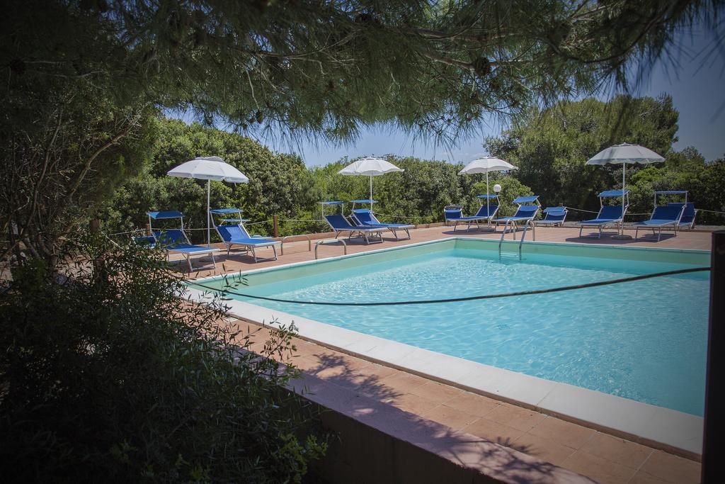 Hotel Mezzaluna Carloforte (Isola di San Pietro) Exterior foto
